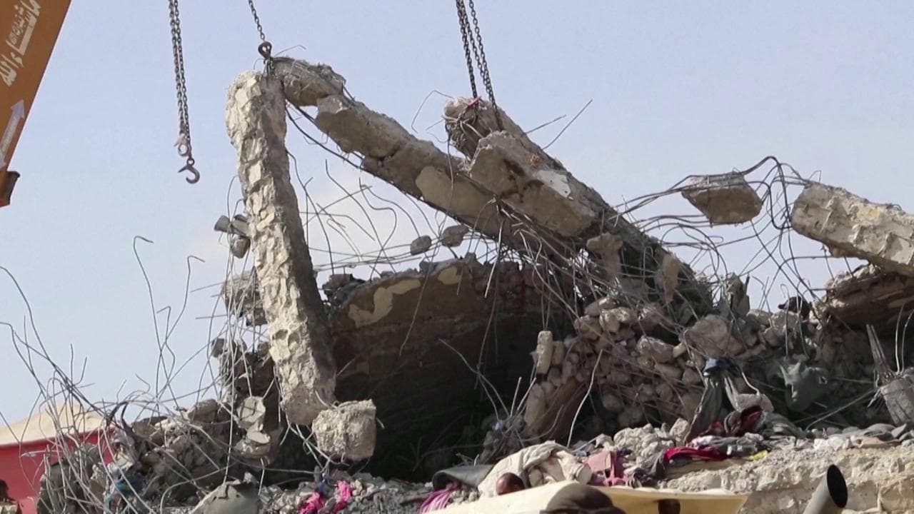 Yemen, oltre 60 morti in un bombardamento nell'area controllata dalla fazione Houti