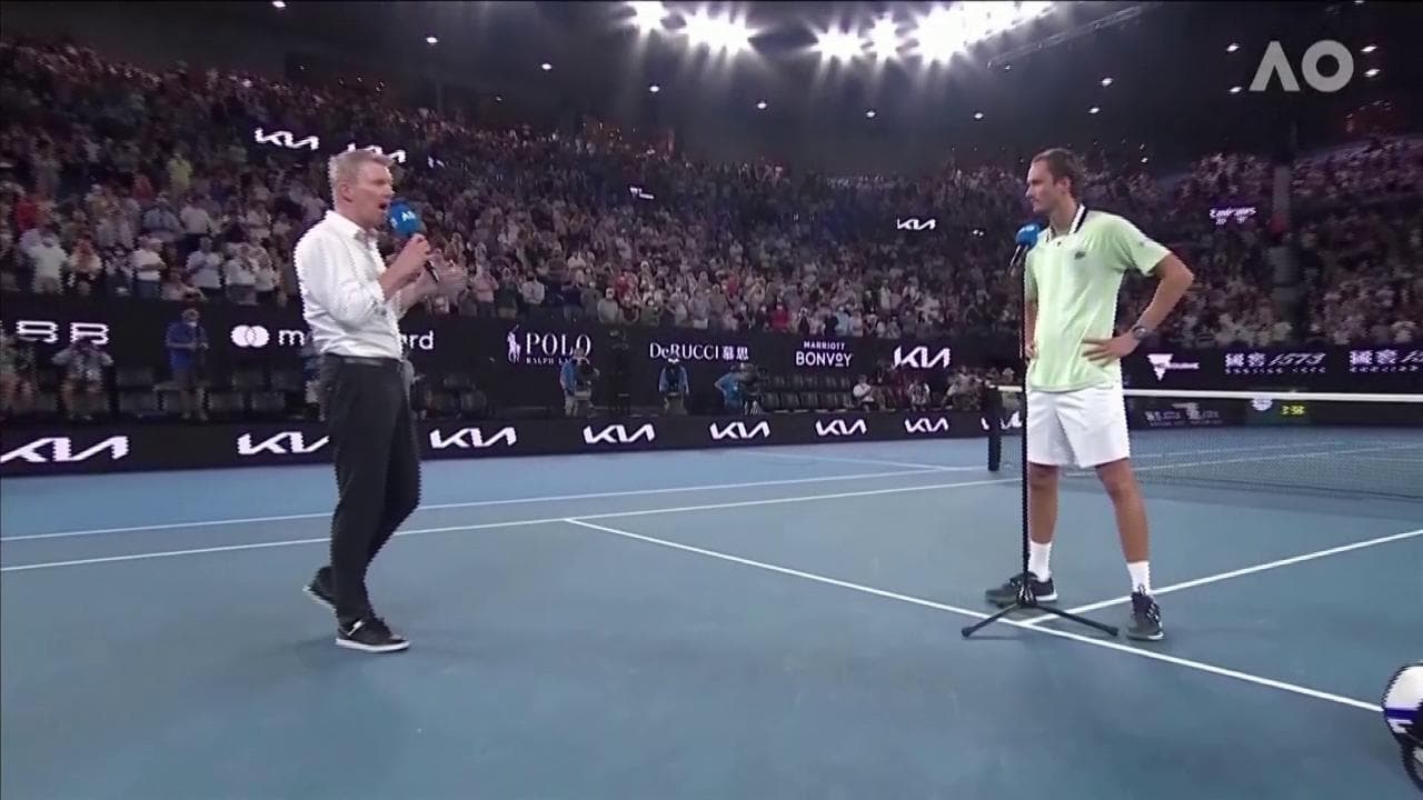 Australian Open, Medvedev litiga col pubblico: erano "buuu" o il "siuuu" di Ronaldo?