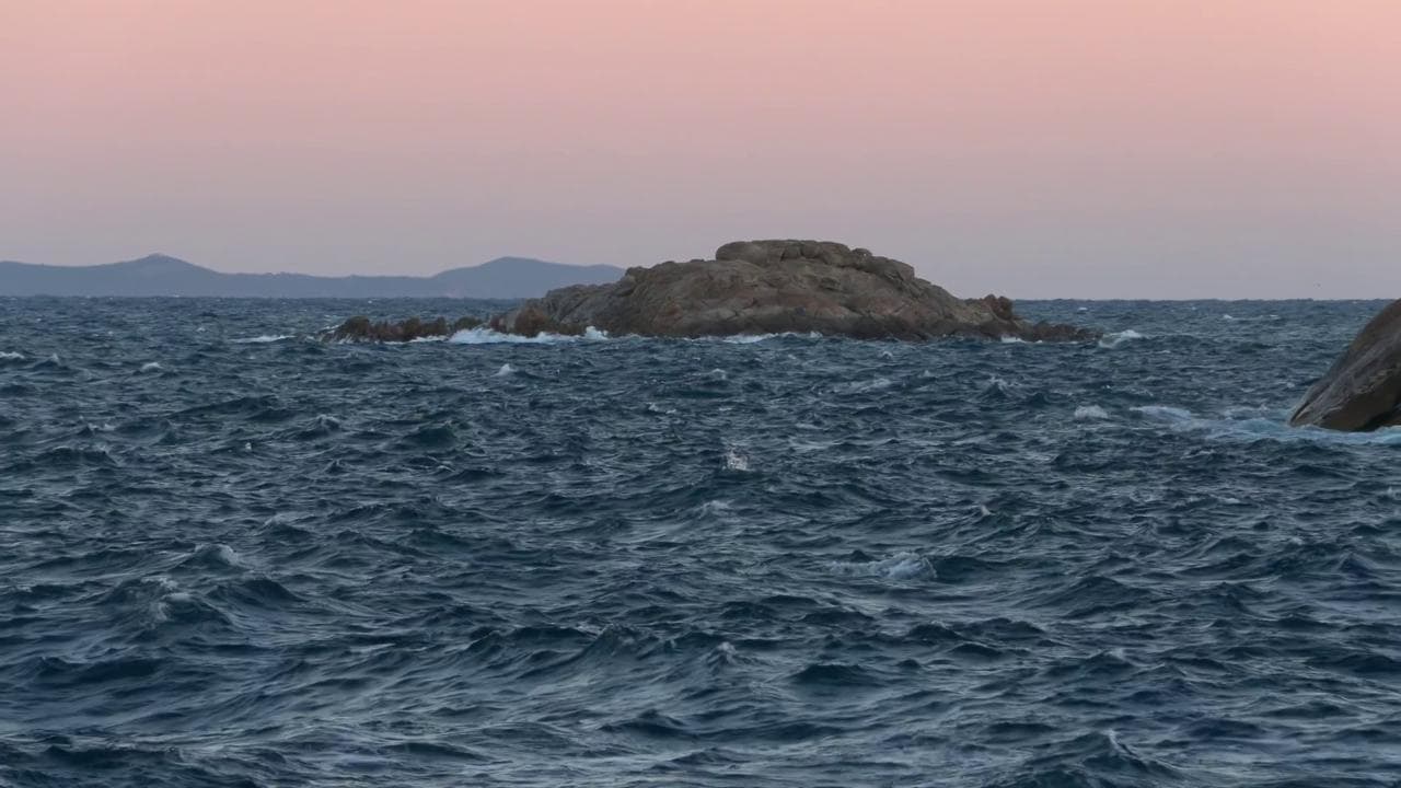 Costa Concordia, 10 anni dopo: gli scogli del naufragio
