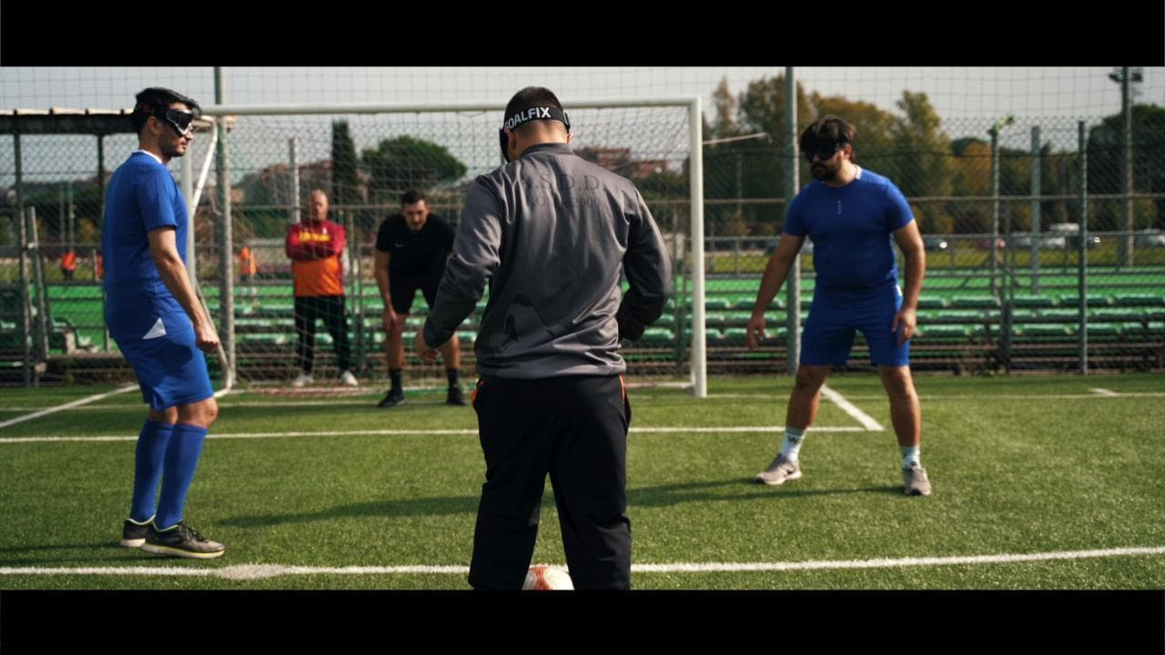 Una squadra di calcio per non vedenti nell'ultimo corto di Daniele Frontoni