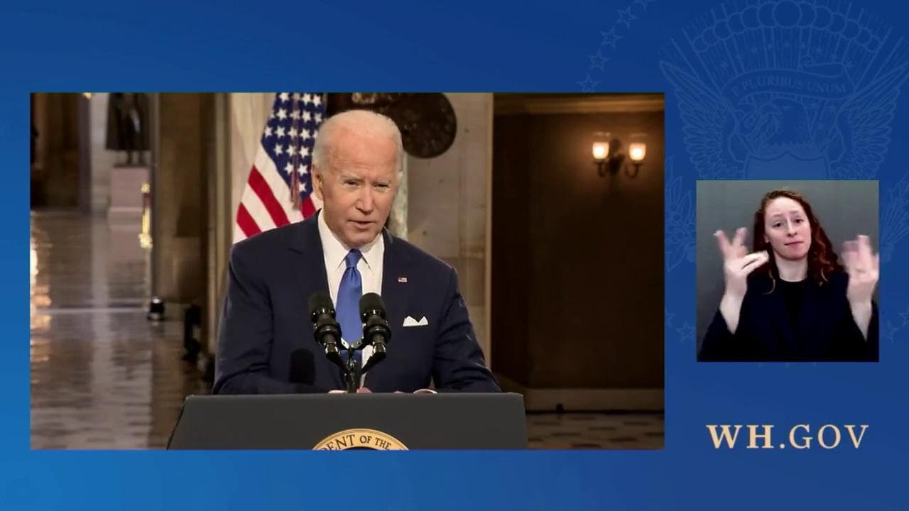 Un anno dopo l'assalto a Capitol Hill, Biden: "La democrazia ha tenuto, il popolo ha resistito"