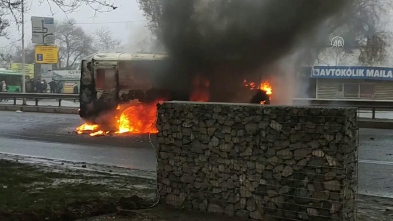 Kazakistan, la rivolta continua con i militari russi: violenti scontri e decine di vittime
