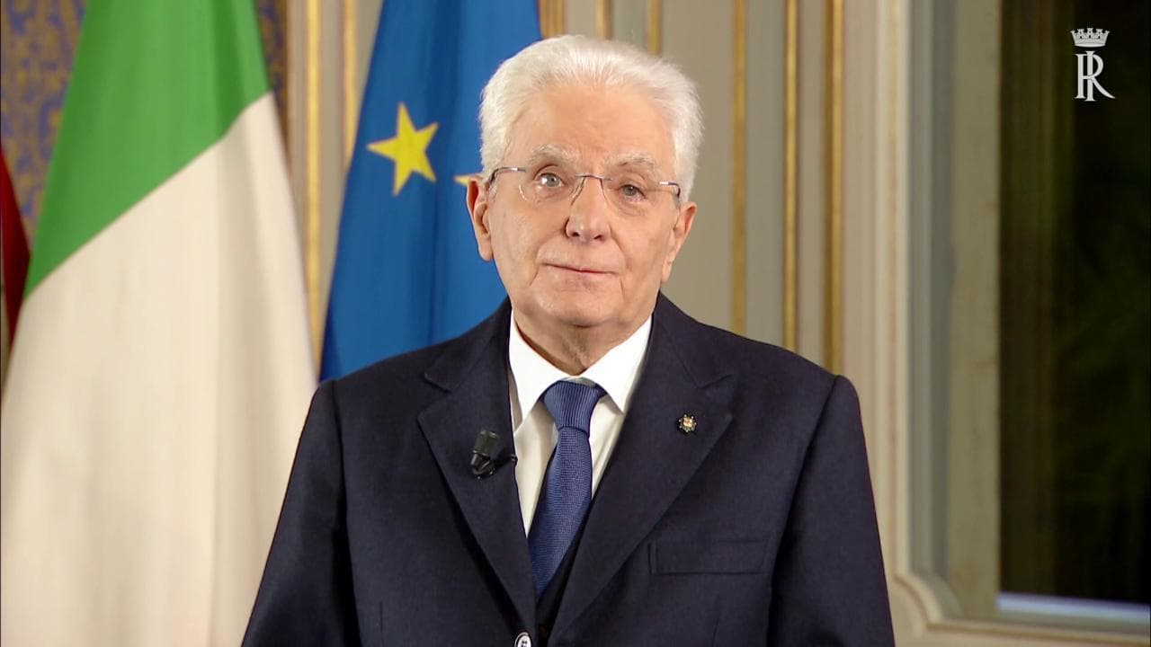 Il commiato di Mattarella: "Grazie italiani, non mi sono mai sentito solo. Avete mostrato il volto migliore del Paese". Il discorso integrale.