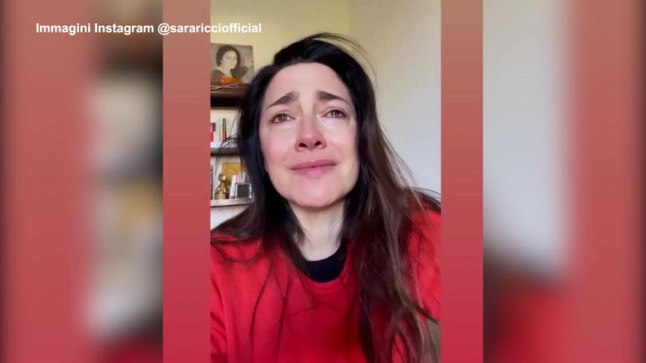 Morte Calissano, l'attrice Sara Ricci in lacrime: "Sono devastata, era una persona fragile e splendida"