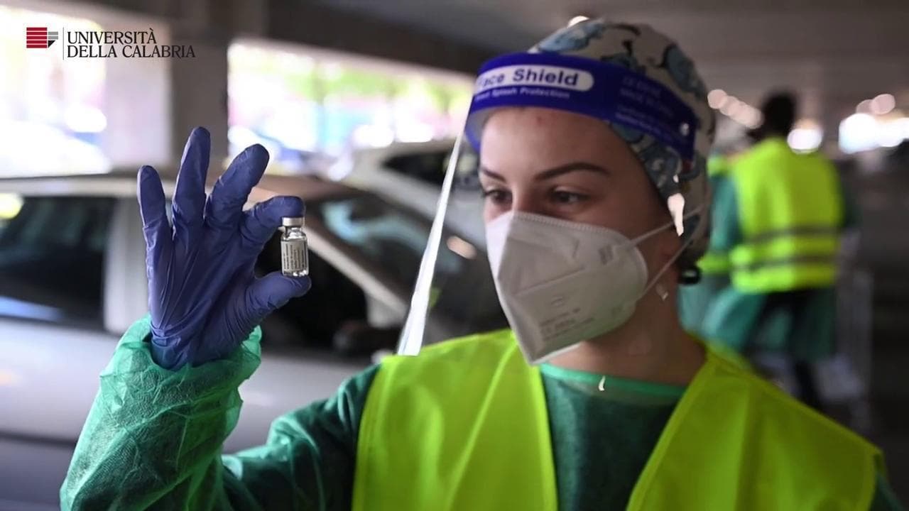 "Variante", "vaccino" e "azzurri": ecco le parole più usate del 2021 e cosa significano