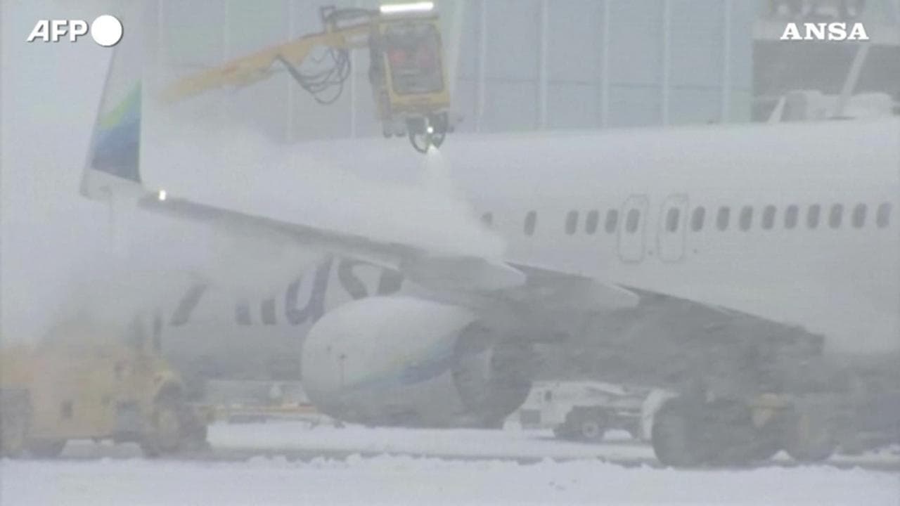 Usa, forte nevicata sullo stato di Washington: ritardi e cancellazioni per molti voli