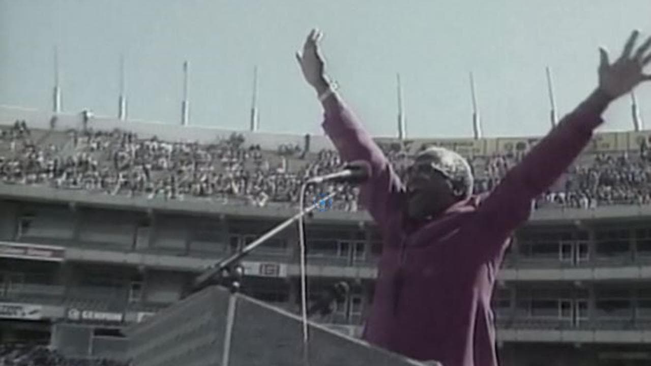 Addio a Desmond Tutu, lo storico annuncio contro l'apartheid nel 1993: "Noi saremo liberi"