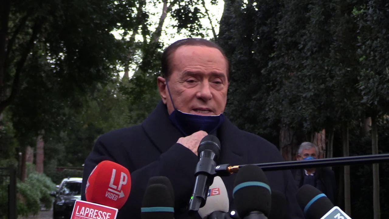 Centrodestra, Berlusconi: "Quirinale? Decideremo a gennaio. A Natale state a casa e fate i bravi"