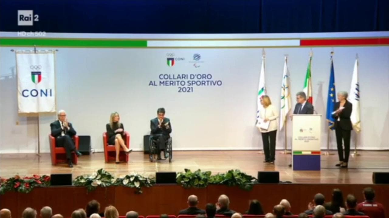Collari d'Oro, l'annuncio dal palco: "Alex Zanardi passerà il Natale a casa". E parte l'applauso