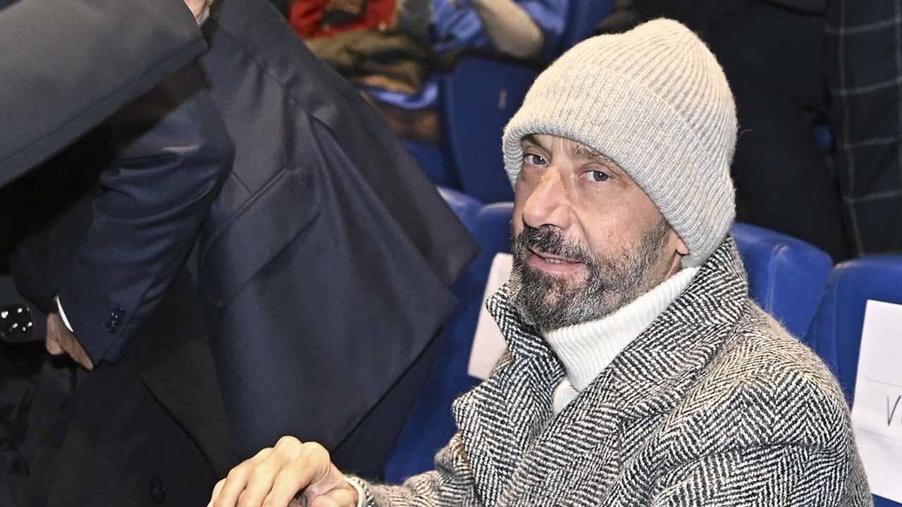Calcio, Gianluca Vialli ha ancora il tumore: "L'ospite indesiderato è con me, sono in manutenzione"