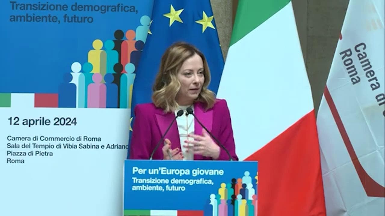 Meloni attacca la gestazione per altri: "Utero in affitto pratica disumana, presto reato universale"