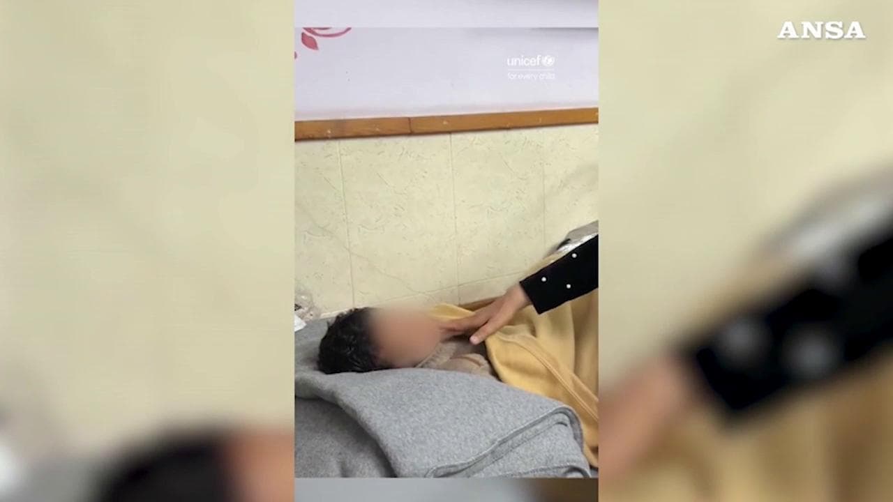 La denuncia dell'Unicef dalla Striscia: "Un bimbo di 7 anni per settimane ha mangiato solo erba"