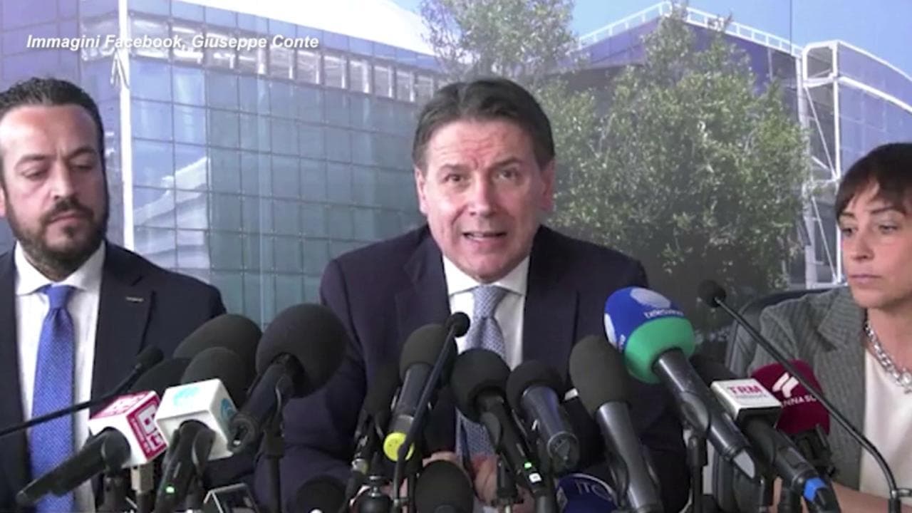 Puglia, Conte annuncia: "Il M5s lascia la giunta regionale di Emiliano"