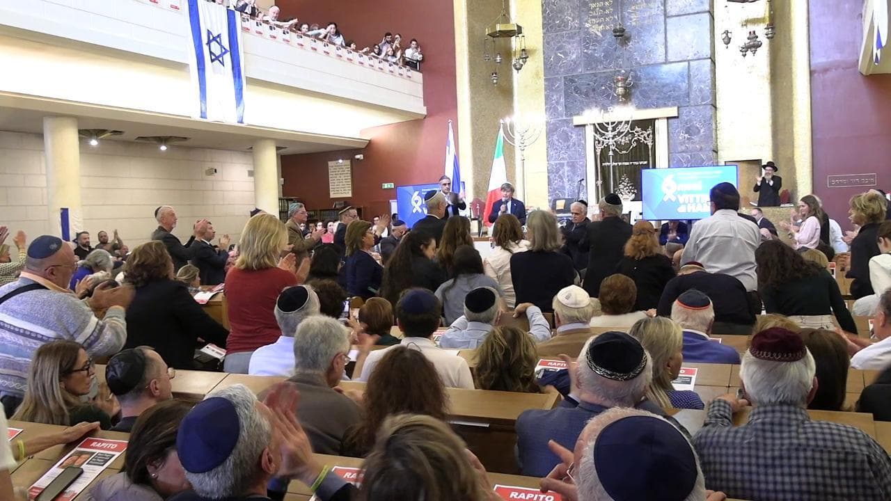 Commemorazione a Milano per vittime del 7 ottobre: "Si inizia a dimenticare. L'occidente deve reagire"