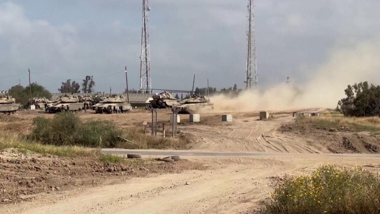 Israele, i carri armati si ritirano dal Sud della Striscia di Gaza: il video