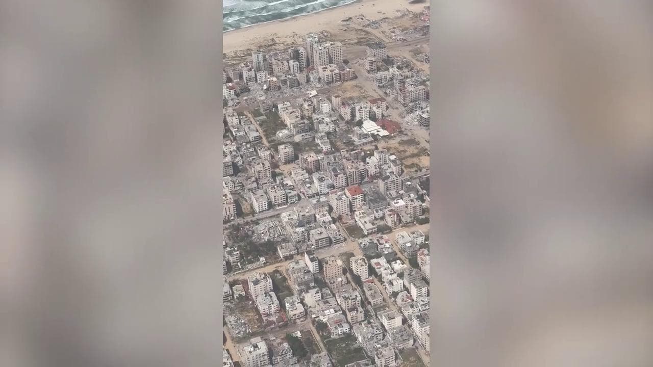 Sorvolando Gaza, le impressionanti immagini della distruzione