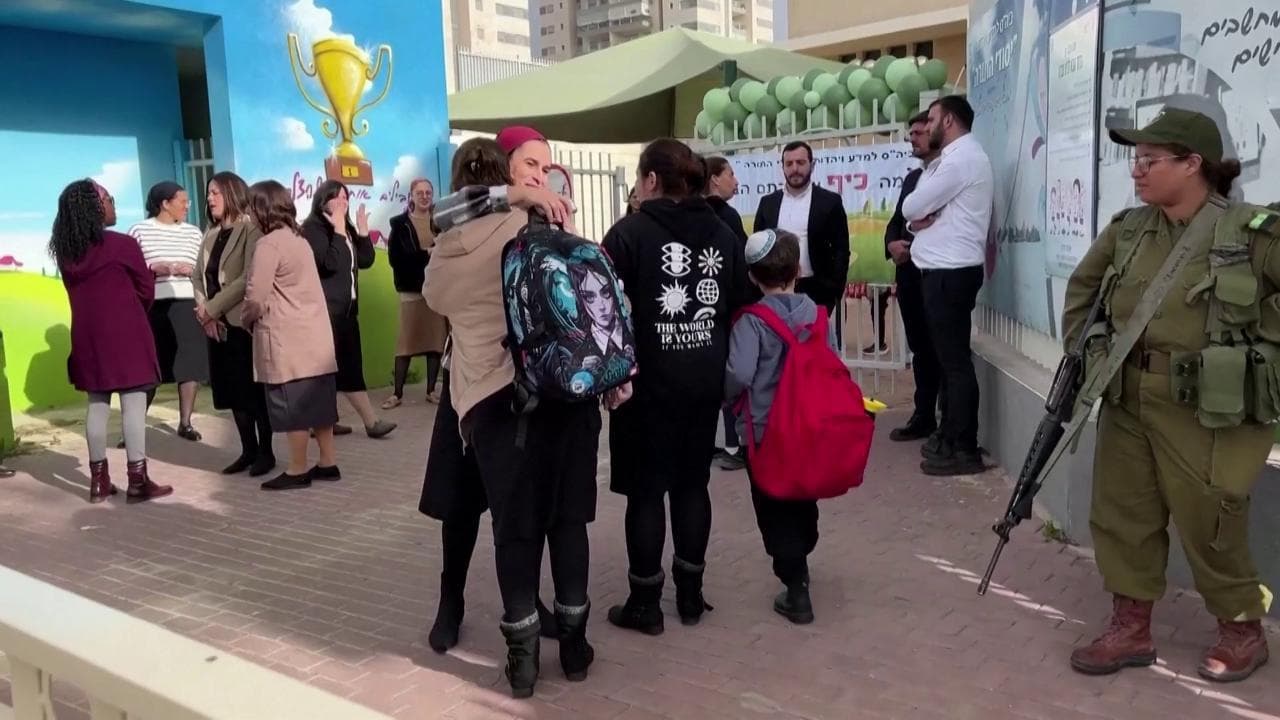 Israele, riaprono le scuole a Sderot per la prima volta dopo l'attacco del 7 ottobre
