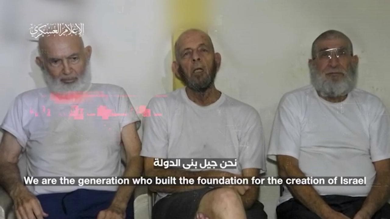 Hamas annuncia in un video la morte di 7 ostaggi:  "Uccisi da raid di Israele". Resi noti tre nomi