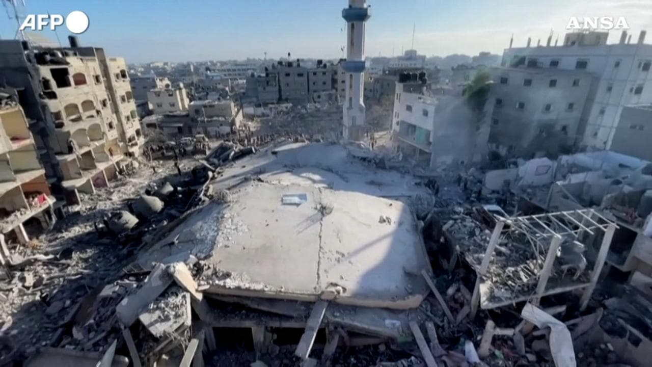 Gaza, raid israeliani a Rafah: distrutta la moschea al-Faruq
