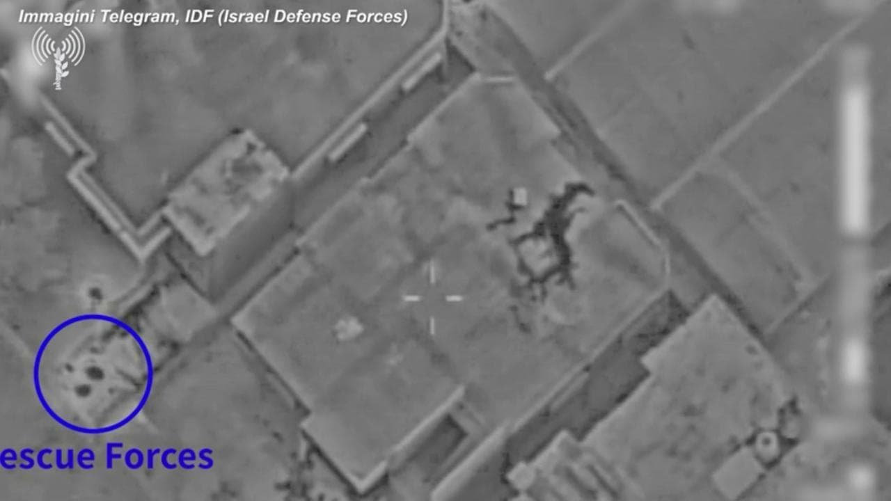 Le immagini del blitz con cui Israele ha liberato due ostaggi a Rafah