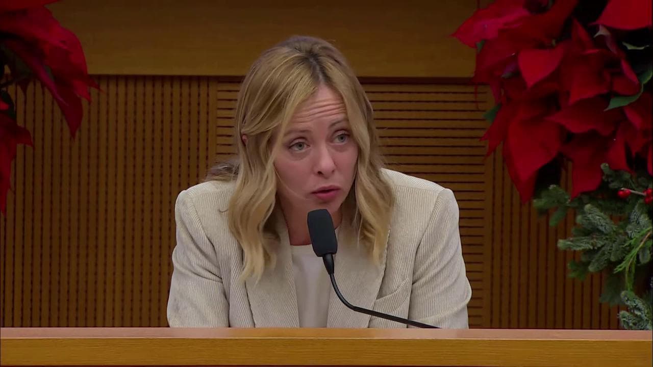 Meloni: "Stufa per accuse familismo nel partito, avrei dovuto mettere mia sorella in partecipata?"