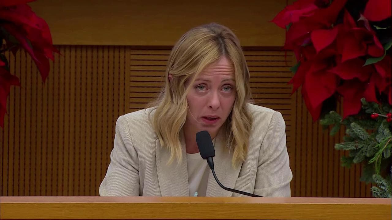 Maternità, Meloni: "Tra la presidenza del consiglio dei ministri e mia figlia scelgo Ginevra"