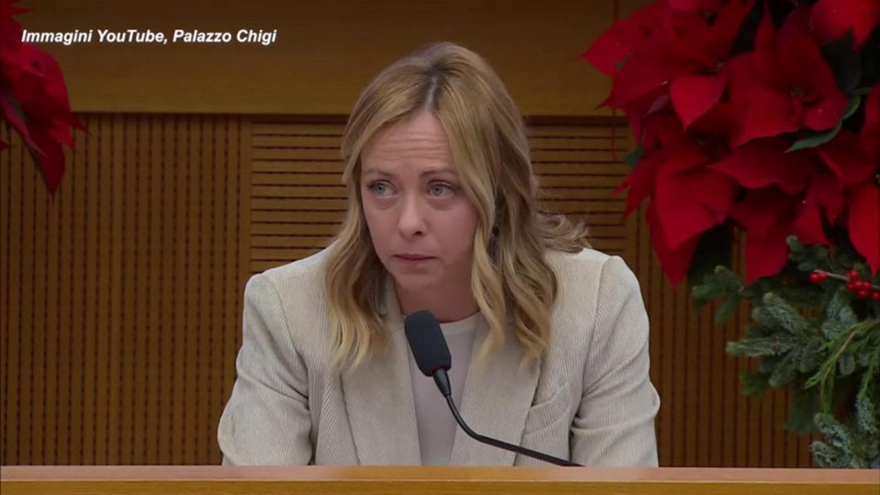 Intelligenza artificiale, Meloni: "Preoccupata da impatto IA su lavoro, rischiamo effetto devastante"
