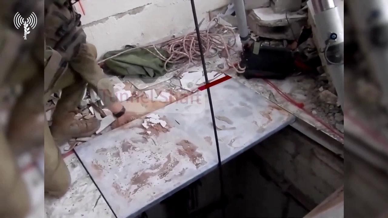 Gaza, il sistema dei tunnel dei miliziani scavati sotto l'ospedale Rantisi e una scuola