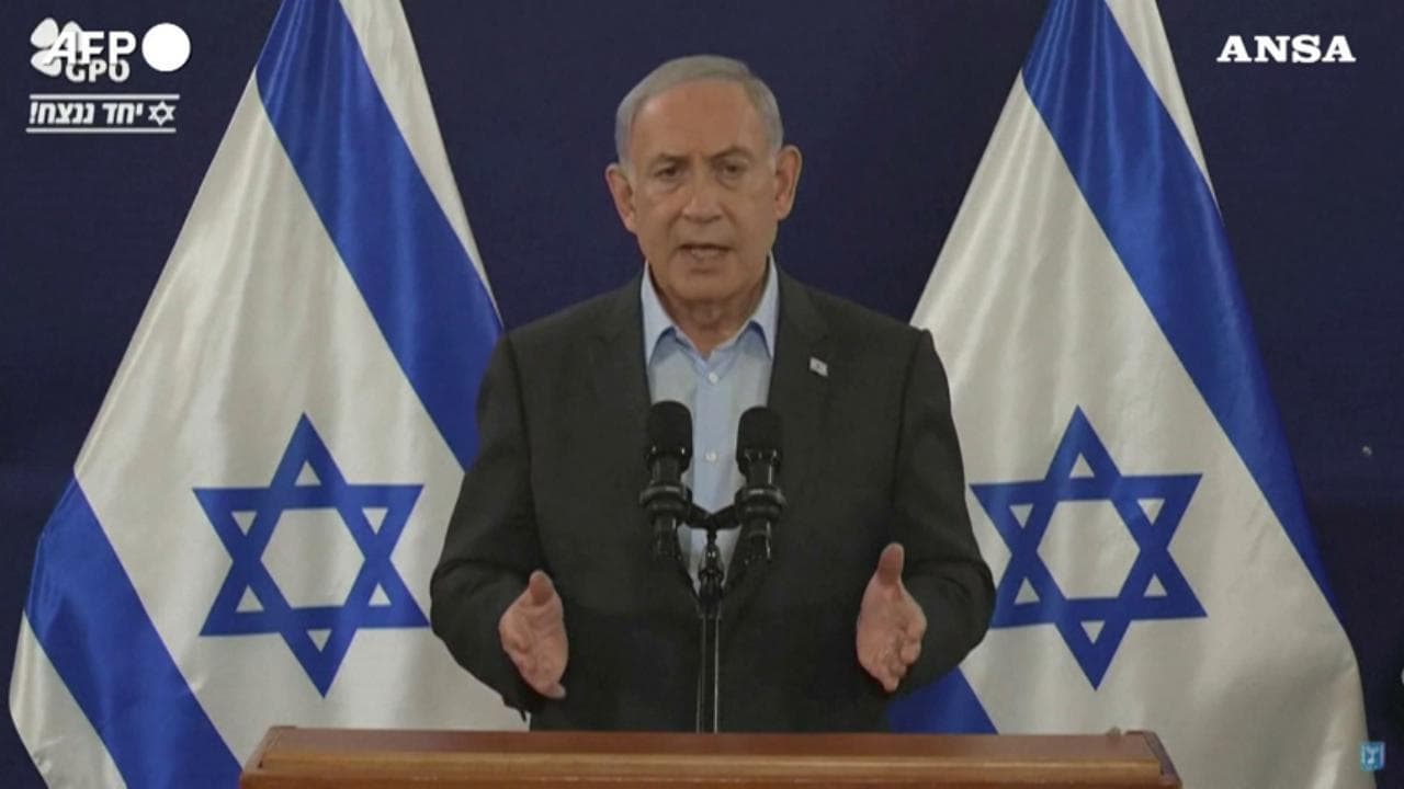 Netanyahu sulla morte dei tre ostaggi: "Una tragedia che spezza il cuore, ma la guerra va avanti"