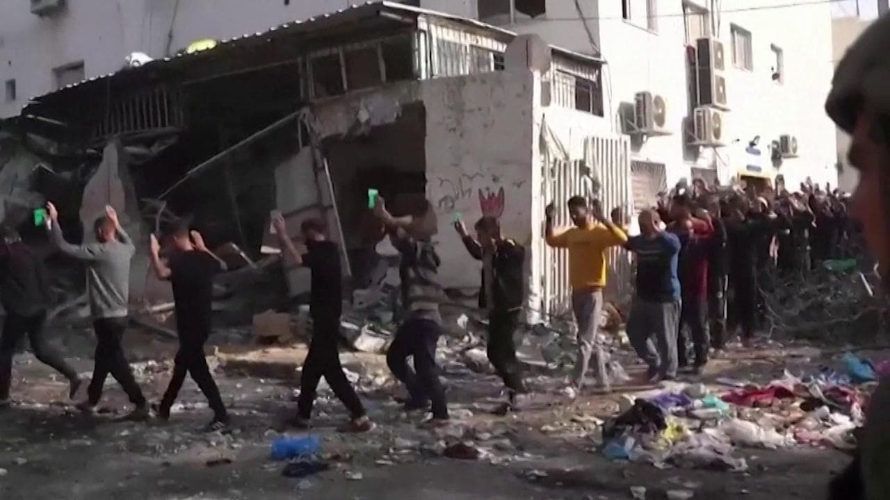 Nuovo video dell'esercito israeliano: "Oltre 70 terroristi di Hamas catturati in un ospedale a Gaza"