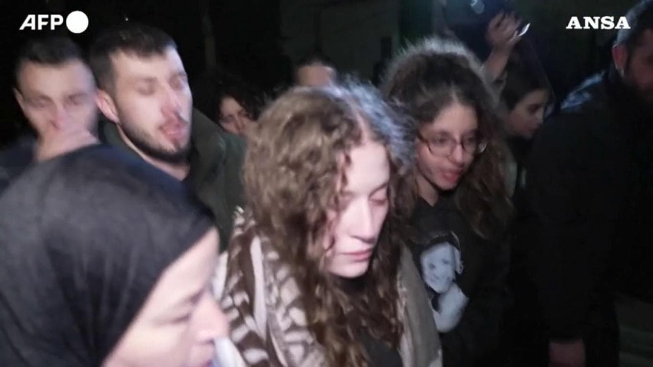 Rilasciata anche Ahed Tamimi, l'attivista che schiaffeggiò i soldati israeliani