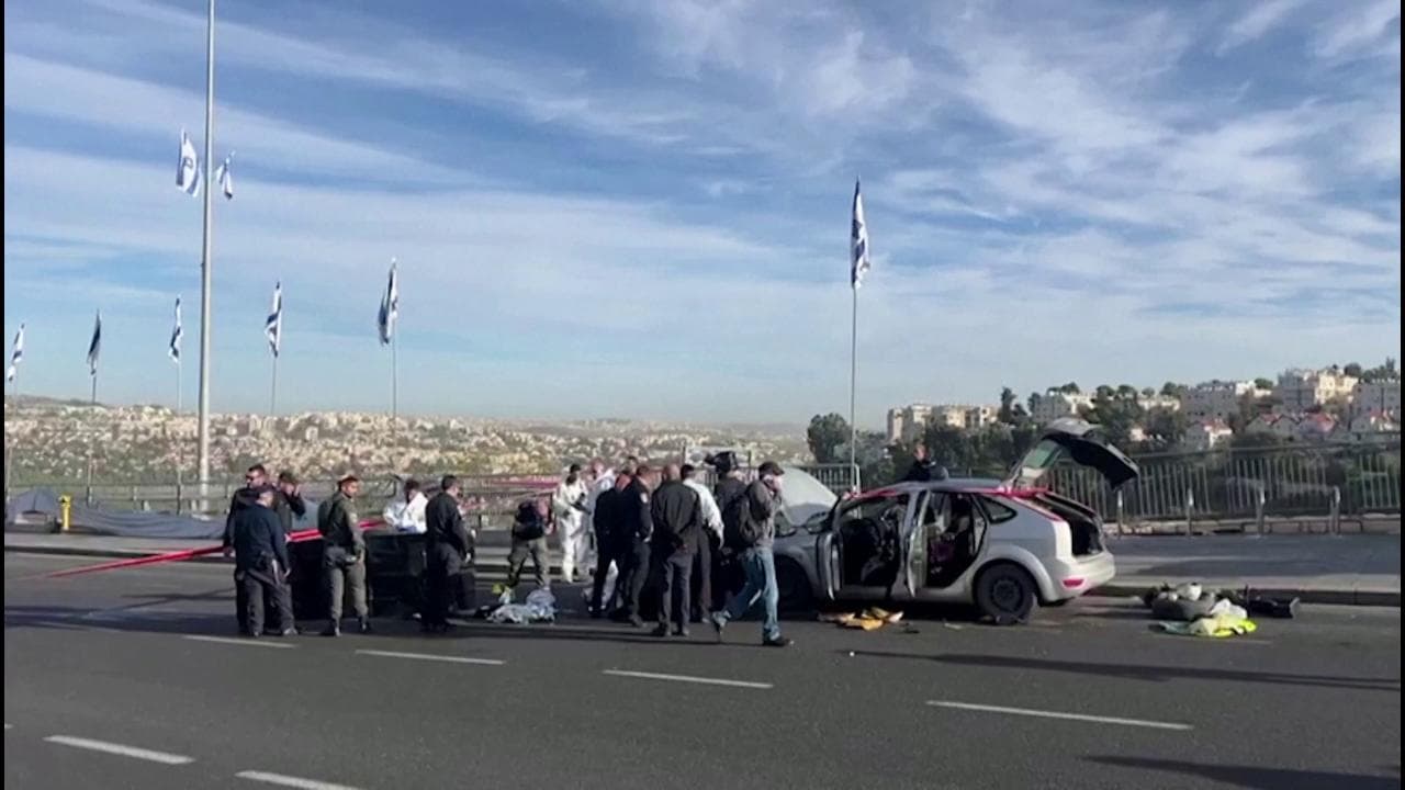 Attentato a Gerusalemme, il luogo dell'attacco dove sono state uccise tre persone