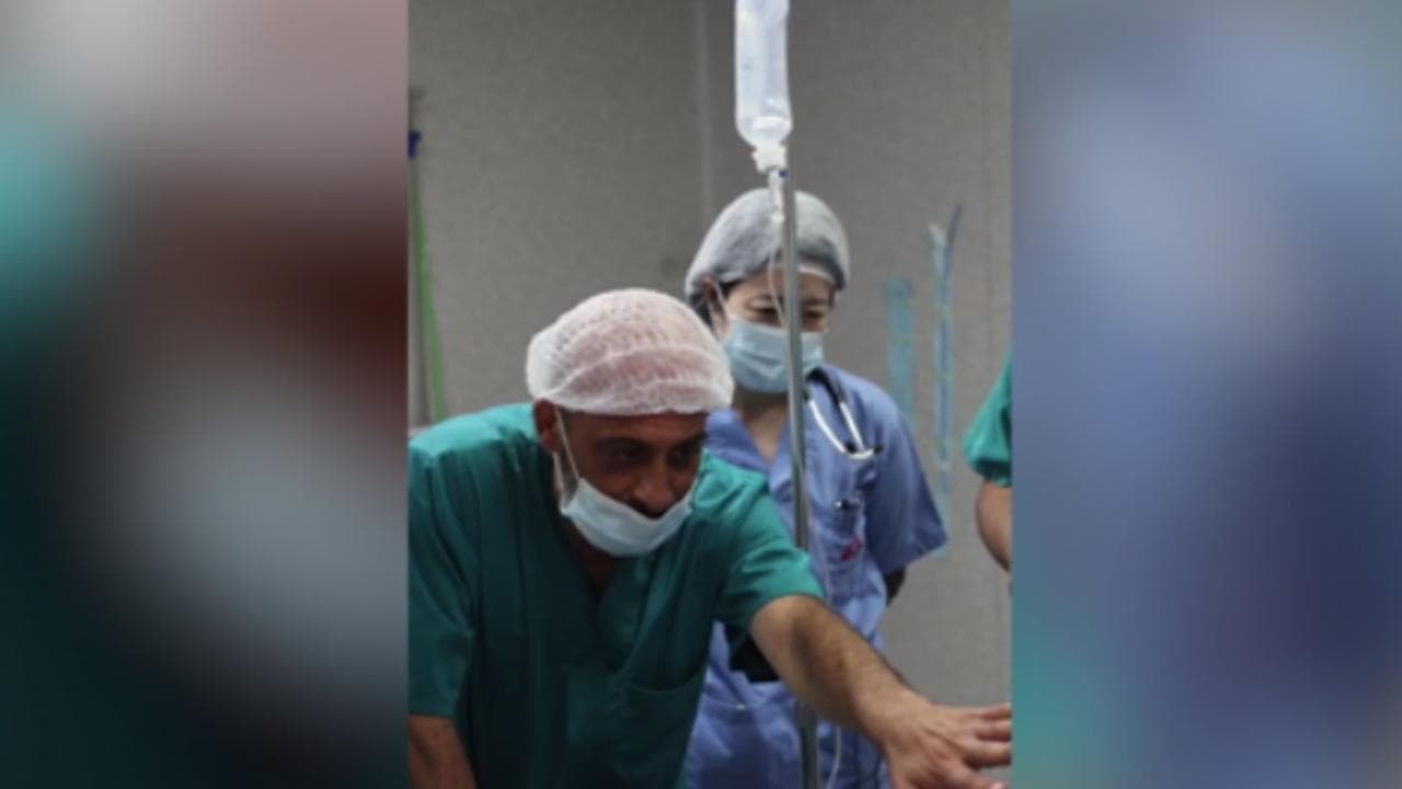 Gaza, il chirurgo di Msf: "Fino a 500 pazienti a al giorno. Non ci sono ospedali, vengono tutti da noi"