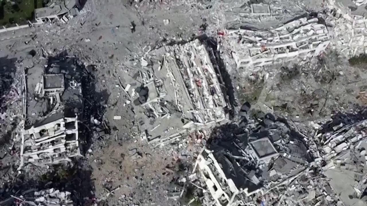 Gaza, in volo sopra il quartiere universitario di Al Zahra: le immagini dal drone