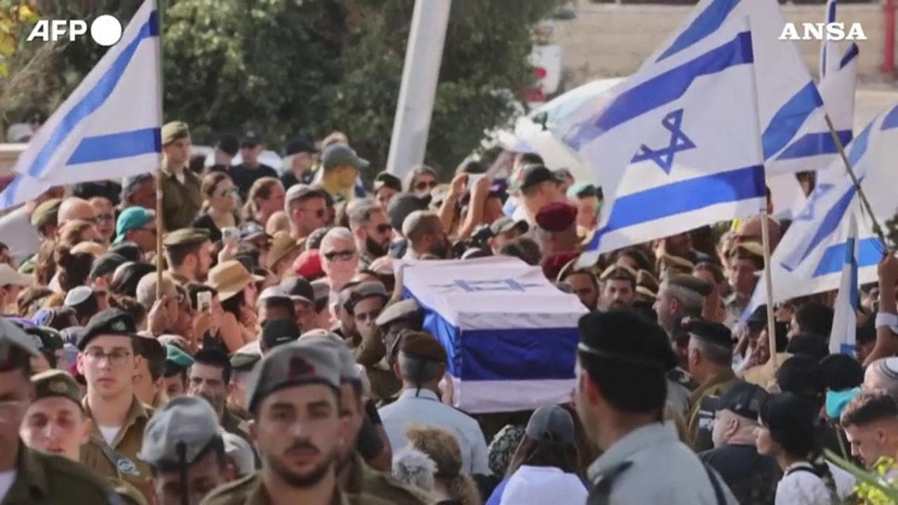 Israele: i funerali di Noa Marciano, la soldatessa ostaggio di Hamas