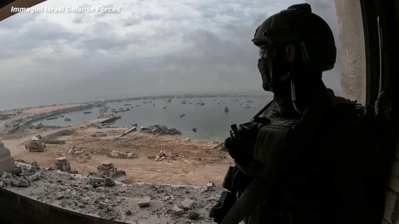 Gaza, l'esercito israeliano controlla il porto: "È stato usato da Hamas per gli attacchi"