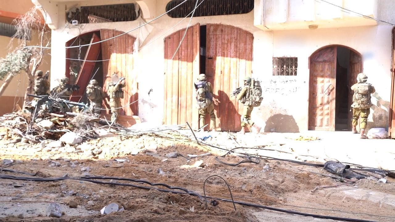 I soldati israeliani prendono una fortezza di Hamas nella Striscia di Gaza: bombardata cellula miliziani