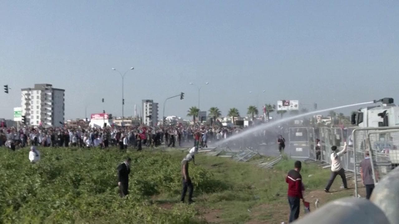 Turchia, scontri tra polizia e manifestanti pro Palestina nella base aerea che ospita soldati americani
