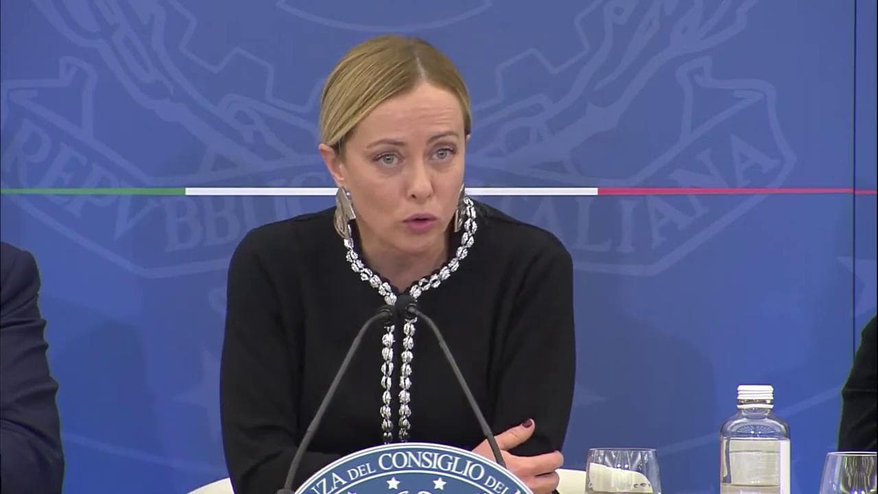 Meloni, scherzo: "Il video rilanciato dalla propaganda russa, chi dà addosso al governo la amplifica"