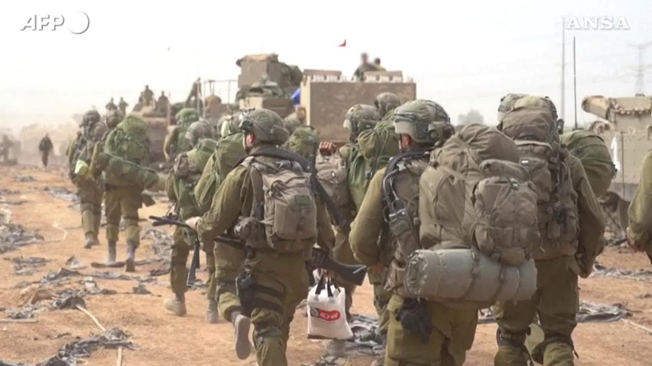 Gaza, soldati israeliani e miliziani di Hamas impegnati in combattimenti nella Striscia