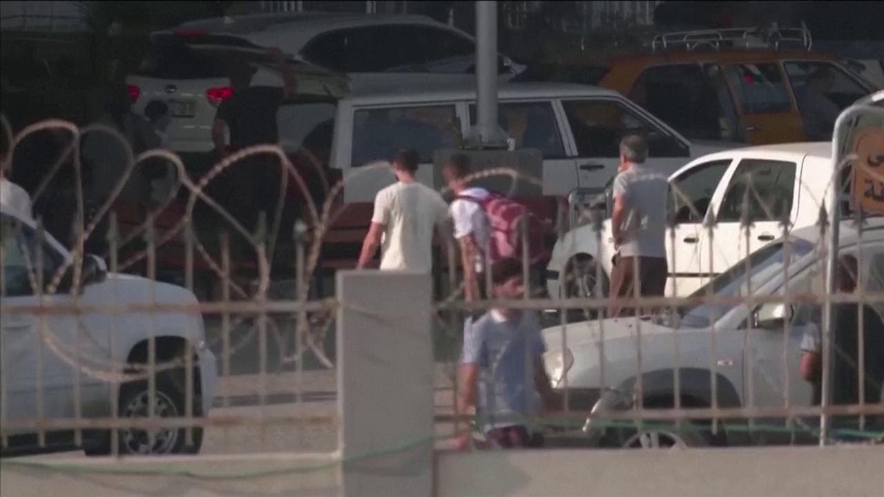 Corsa contro il tempo per lasciare la Striscia di Gaza: in 7mila attendono di passare il valico di Rafah