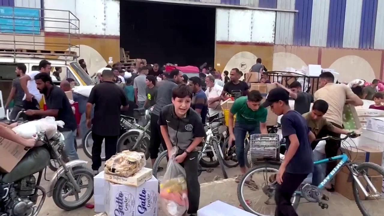 Gaza, assalto alle scorte alimentari nei magazzini delle Nazioni Unite