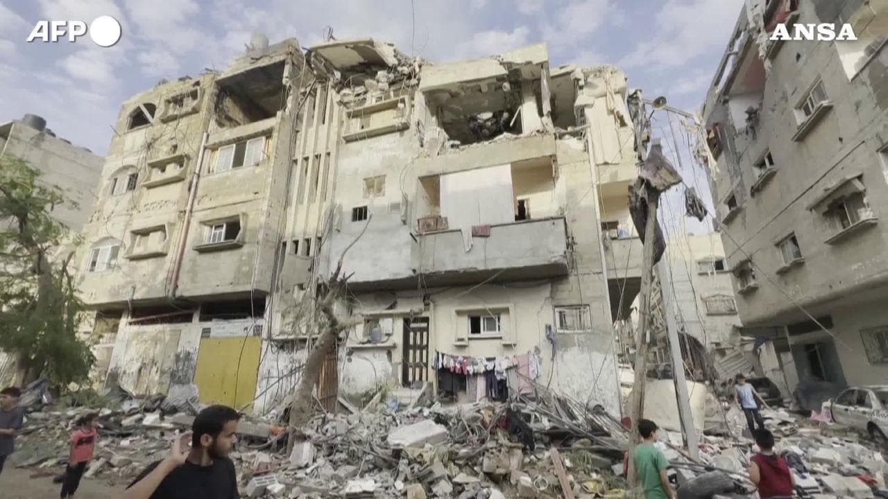 Striscia di Gaza, i danni dopo i raid israeliani a Khan Yunis