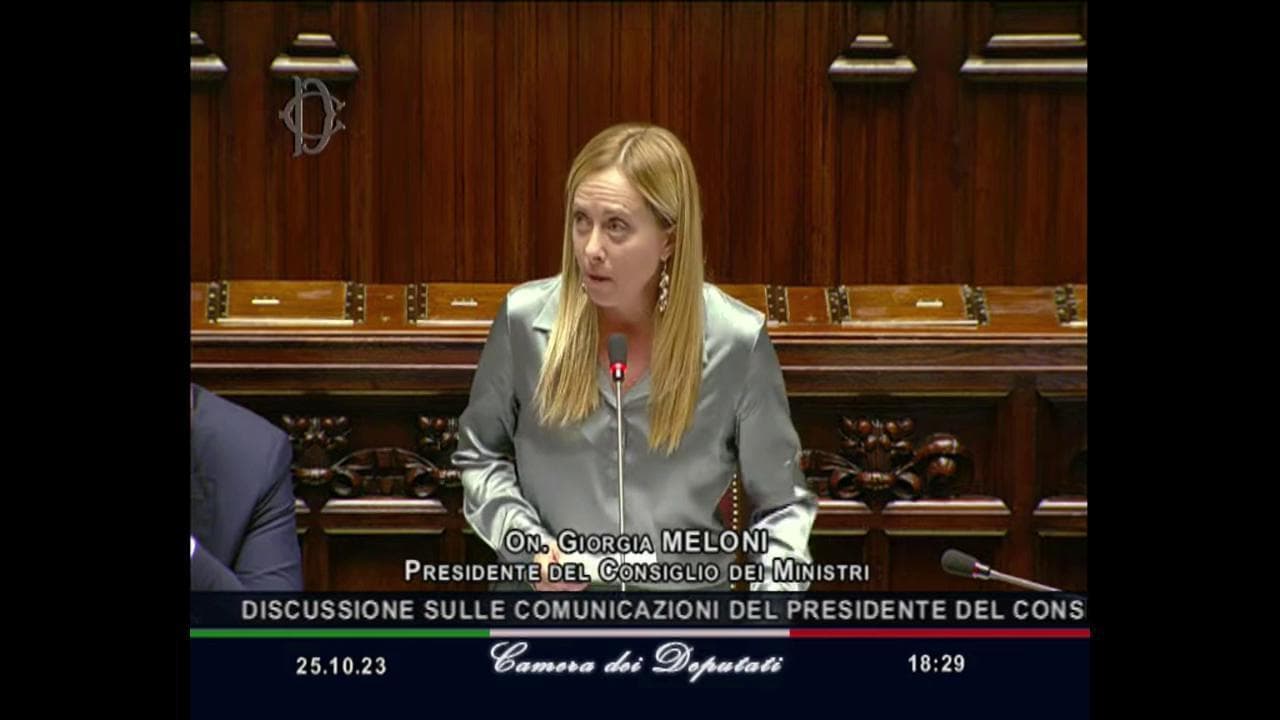 Meloni punge Conte: "Punto più basso Italia all'estero? Non rincorrerò mai altri leader al bar"