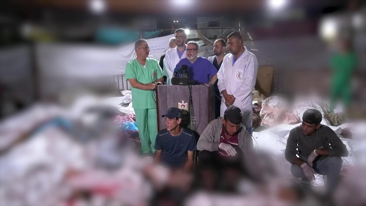 Strage all'ospedale di Gaza, la conferenza stampa dei medici tra i cadaveri