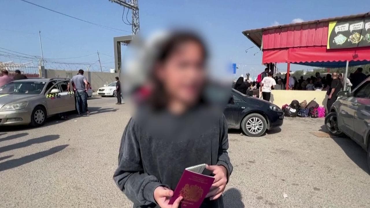 Gaza, i singhiozzi di Mariam (11 anni): "Bombe e cadaveri dappertutto, vivo nel terrore di morire anche io"