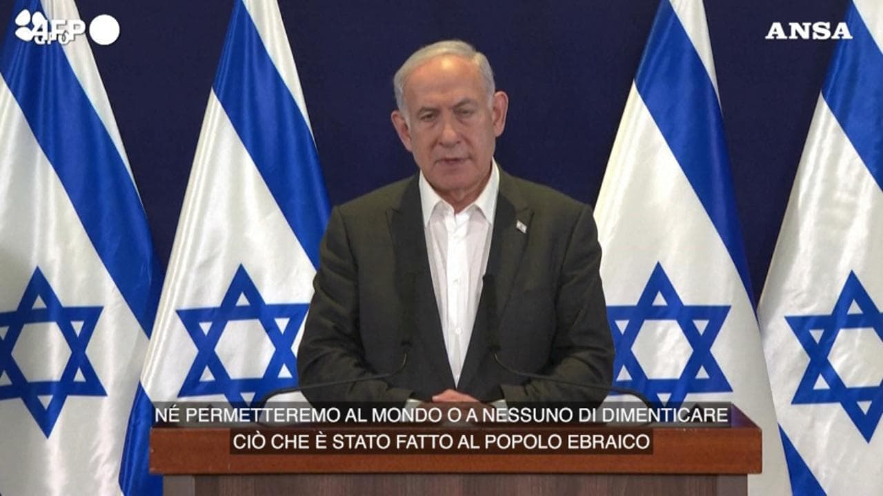 Netanyahu avverte Hamas: "Stiamo colpendo i nemici con una forza senza precedenti, è solo l'inizio"