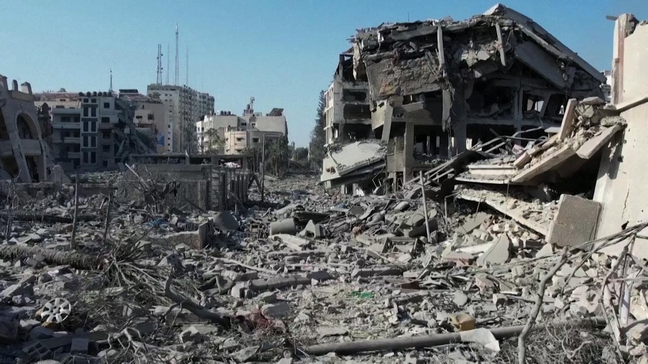 Il drone sulle macerie di Gaza: il quartiere Rimal raso al suolo dopo i raid aerei israeliani