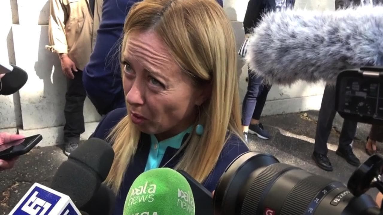 Meloni in visita alla sinagoga di Roma: "Aumenteremo protezione dei cittadini di religione ebraica"