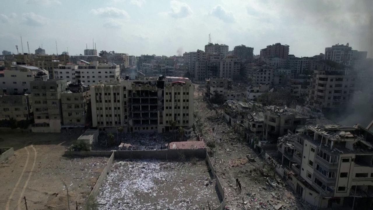 Gaza le immagini dal drone mostrano la distruzione in città